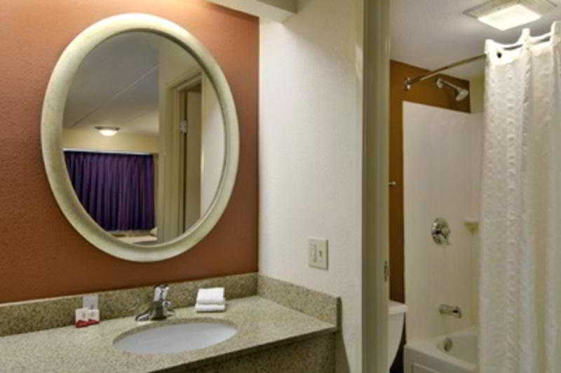 Red Roof Inn Indianapolis North - College Park Oda fotoğraf